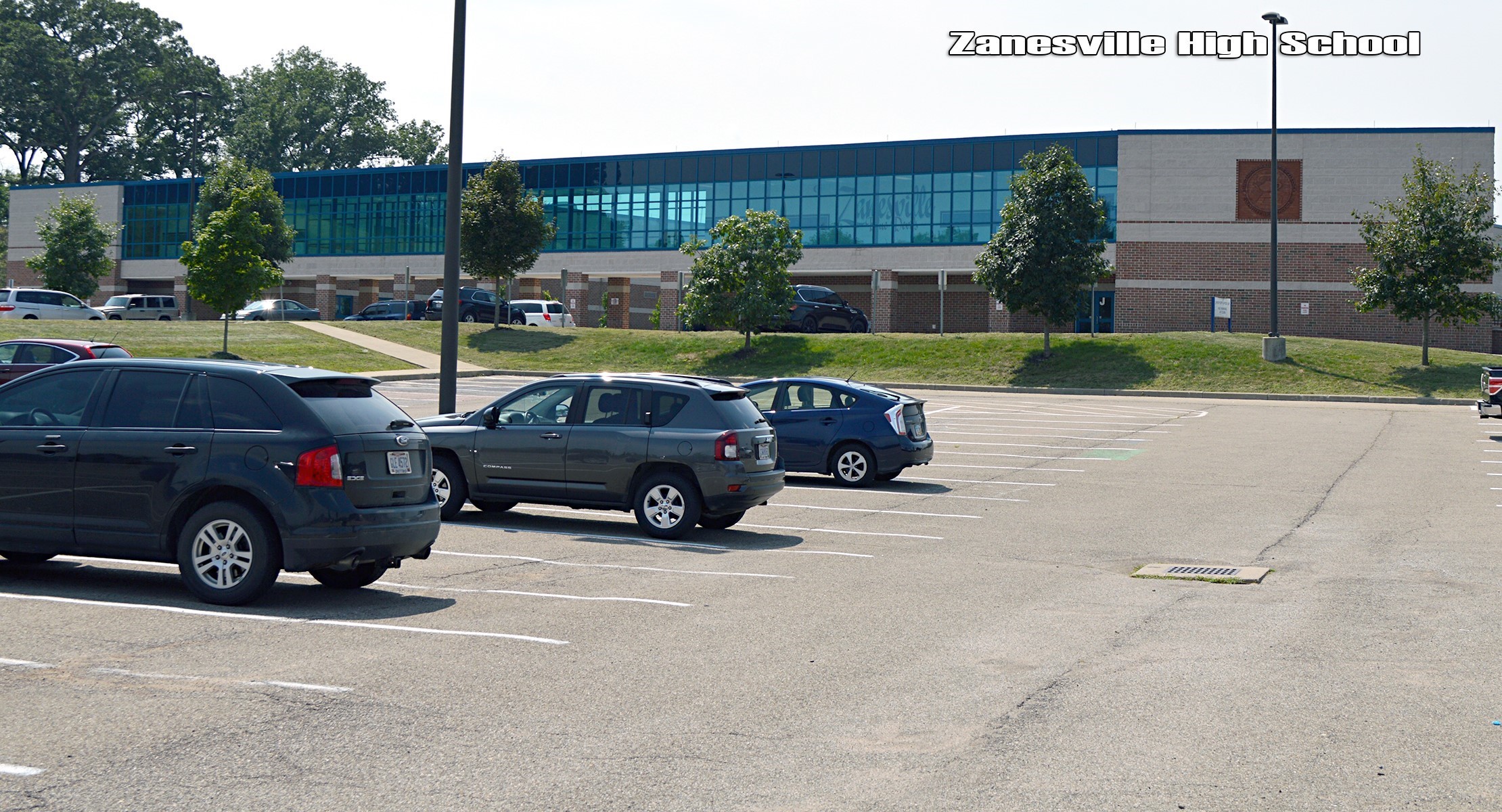 Zanesville High School building